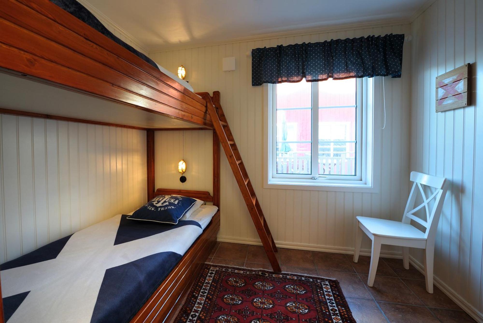 Logi & Bastu Hostel Karingon Buitenkant foto